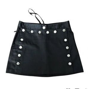 Dolce and Gabbana Black Mini skirt. Size 6 or 36.